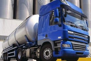 Không vận chuyển hóa chất có khả năng phản ứng với nhau trên 1 phương tiện